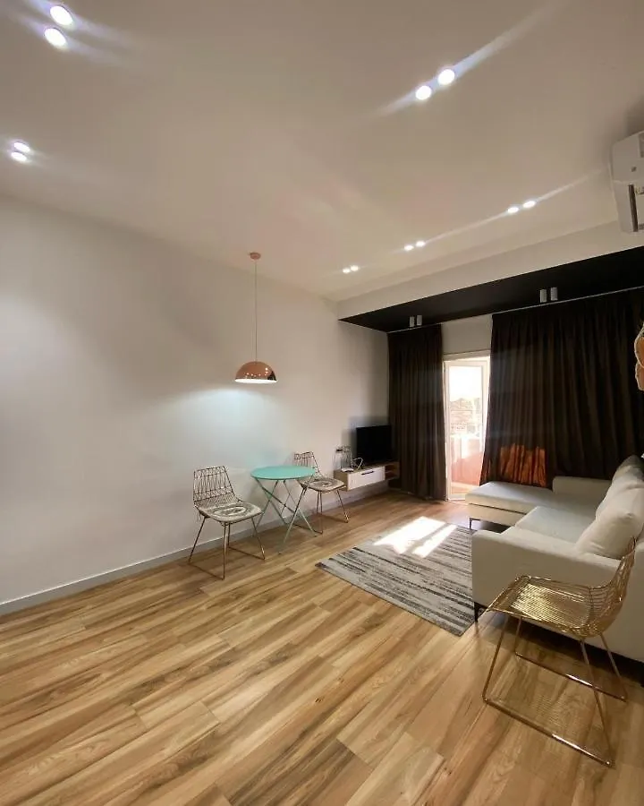 Comfort Stay Apartaments Tirana Appartamento