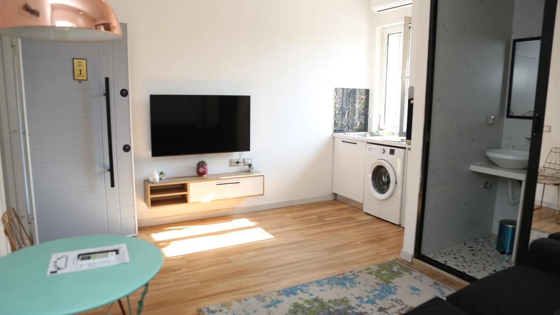 Comfort Stay Apartaments Tirana Appartamento